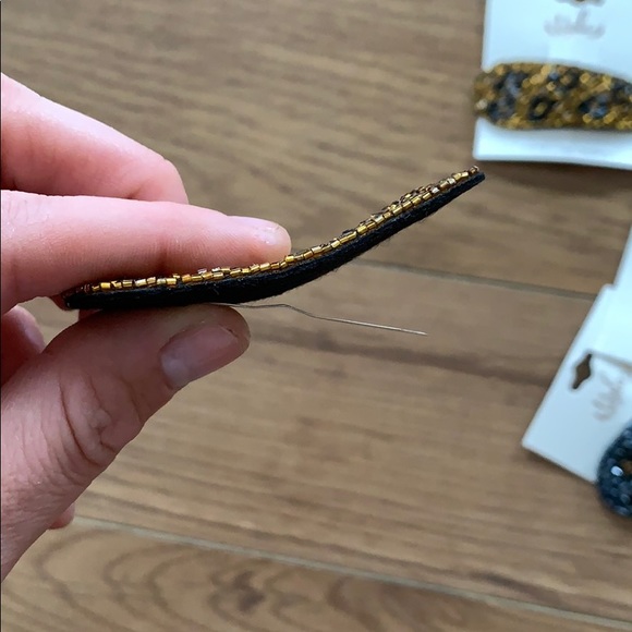💕x2HP💕Leopard Beaded hair clip - Picture 6 of 6